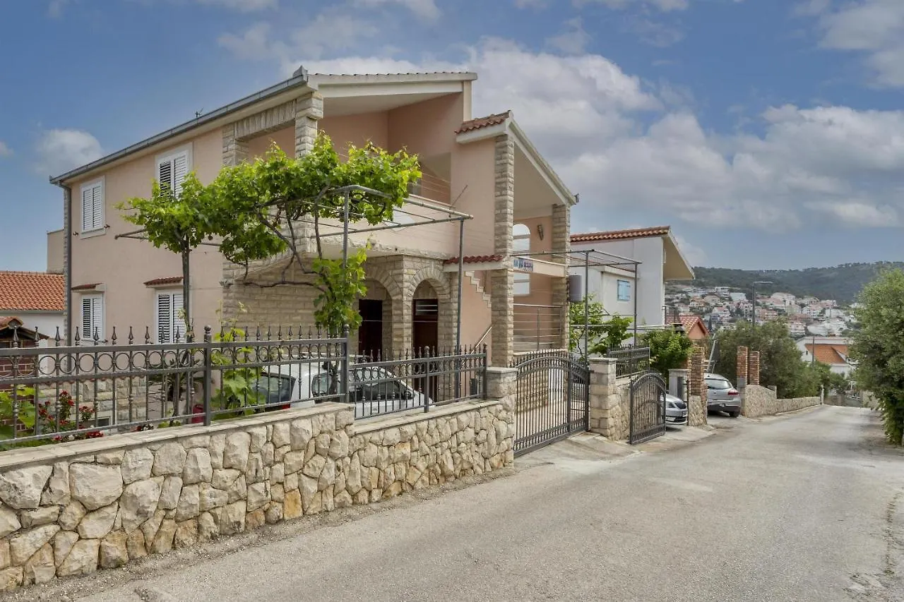 Apartments Prkacin Trogir