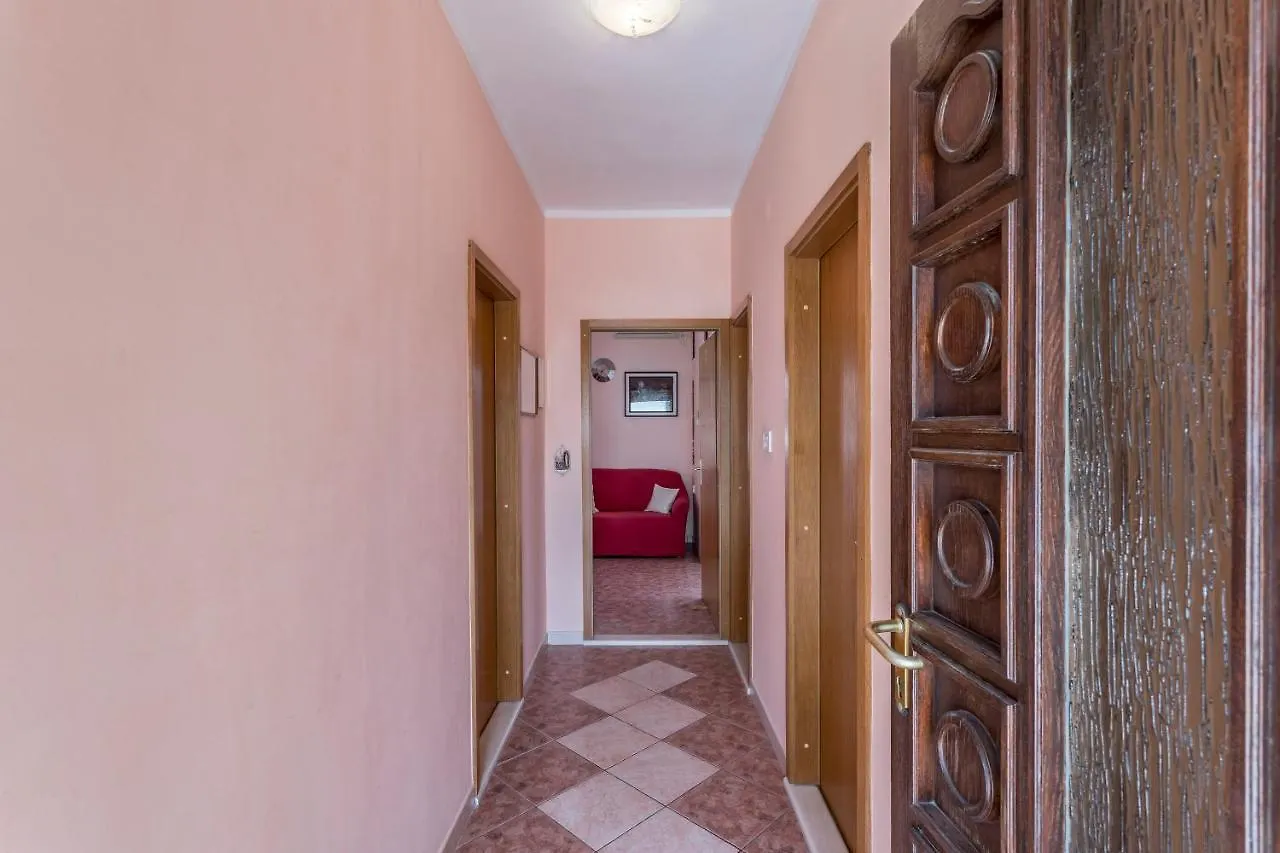 Apartments Prkacin Trogir 0*,